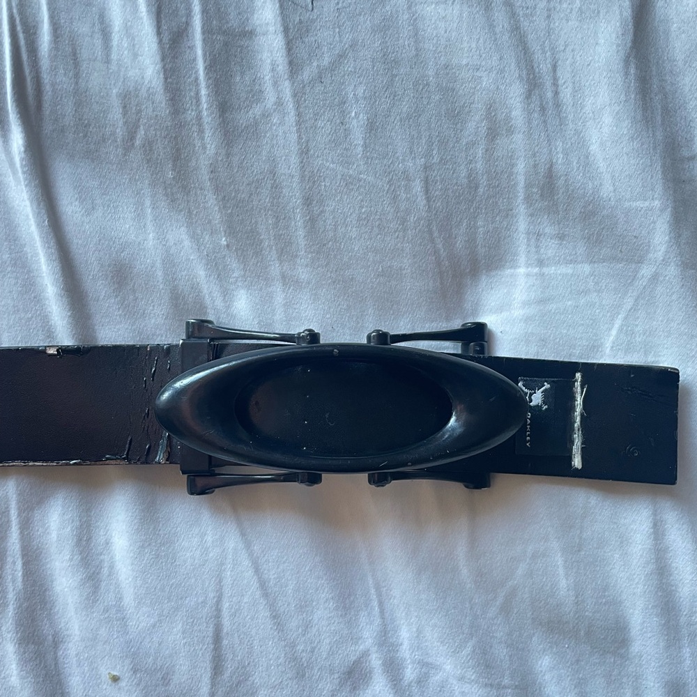 Oakley belt